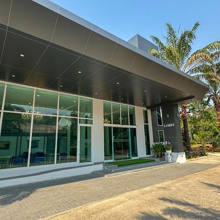 Baan Suan Khun Ta And Golf Resort Ubon Ratchathani Ngoại thất bức ảnh