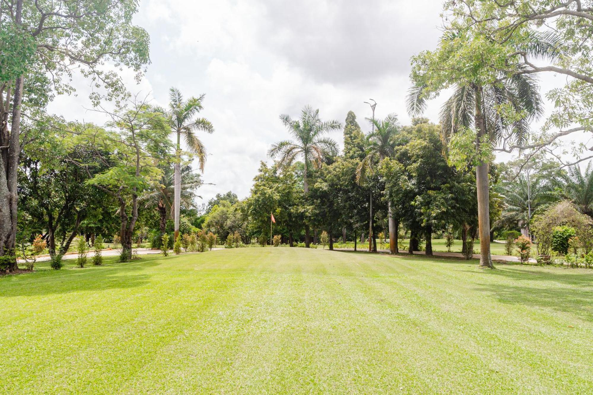 Baan Suan Khun Ta And Golf Resort Ubon Ratchathani Ngoại thất bức ảnh