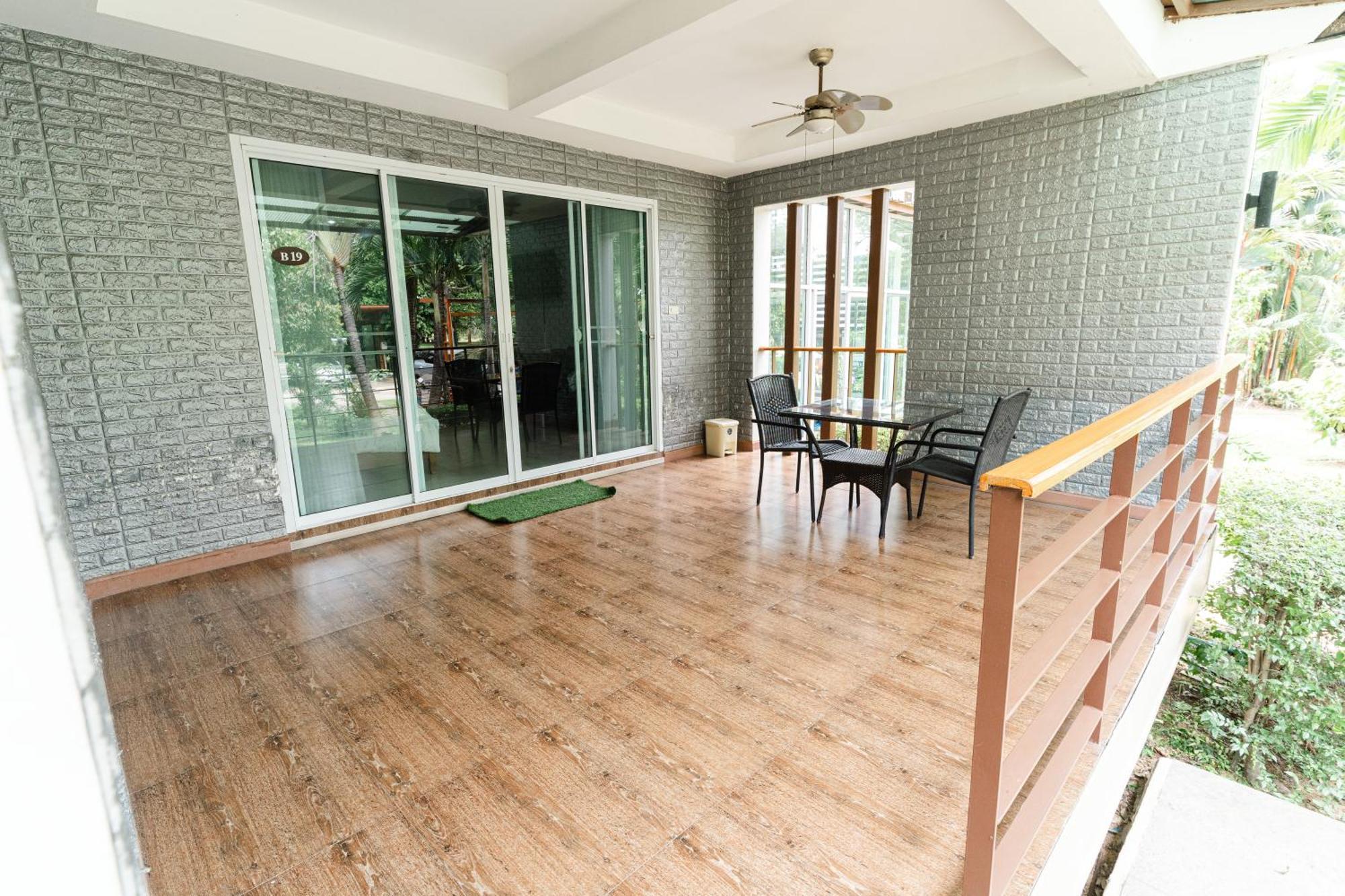 Baan Suan Khun Ta And Golf Resort Ubon Ratchathani Ngoại thất bức ảnh