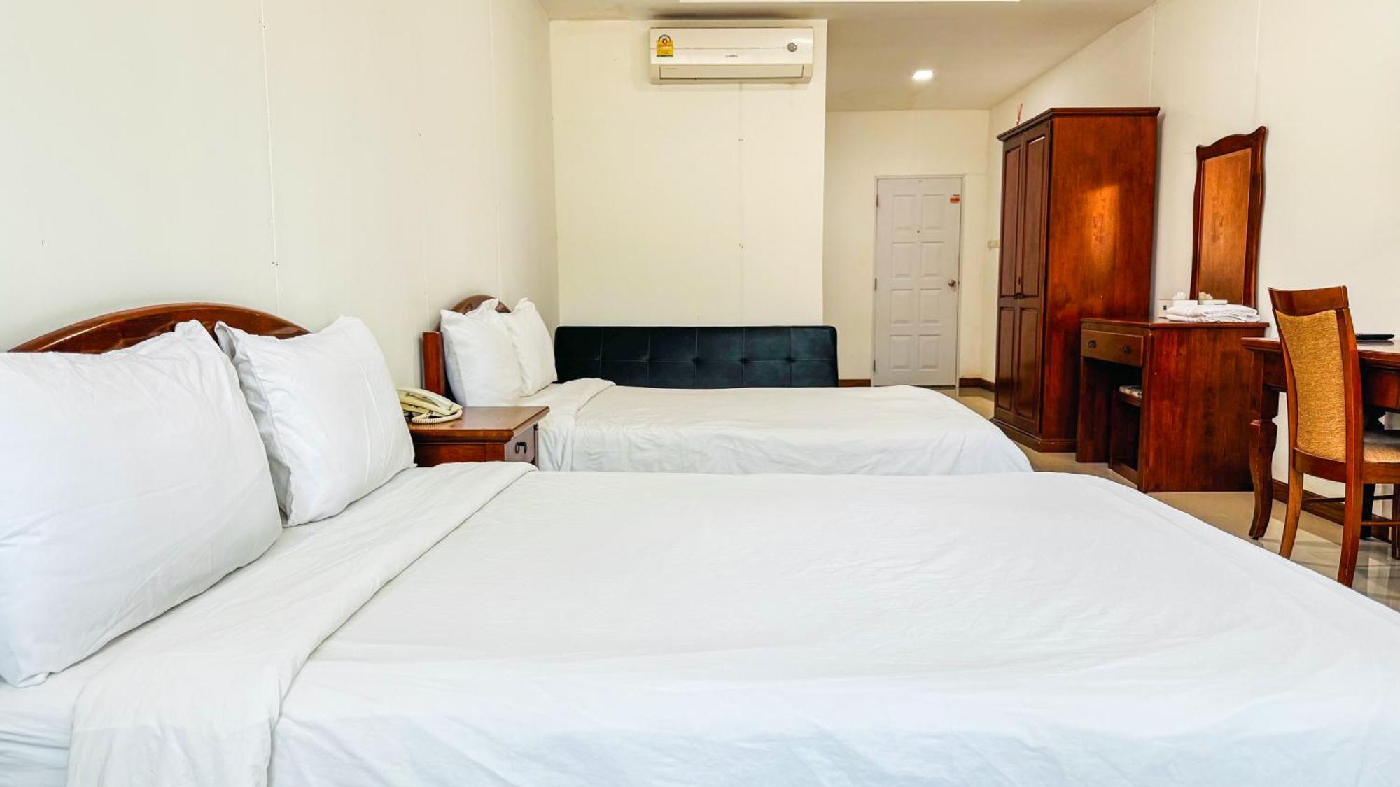 Baan Suan Khun Ta And Golf Resort Ubon Ratchathani Ngoại thất bức ảnh