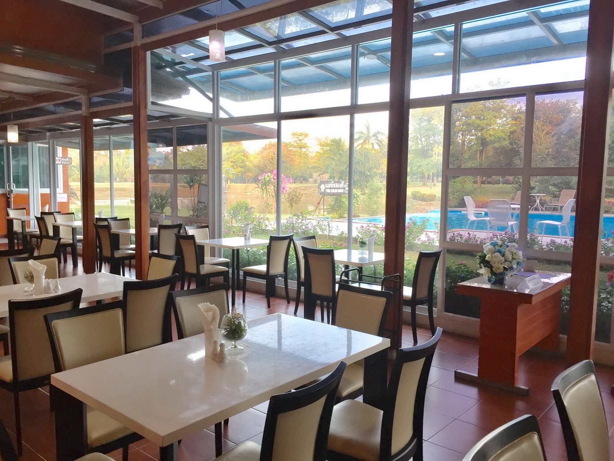 Baan Suan Khun Ta And Golf Resort Ubon Ratchathani Ngoại thất bức ảnh