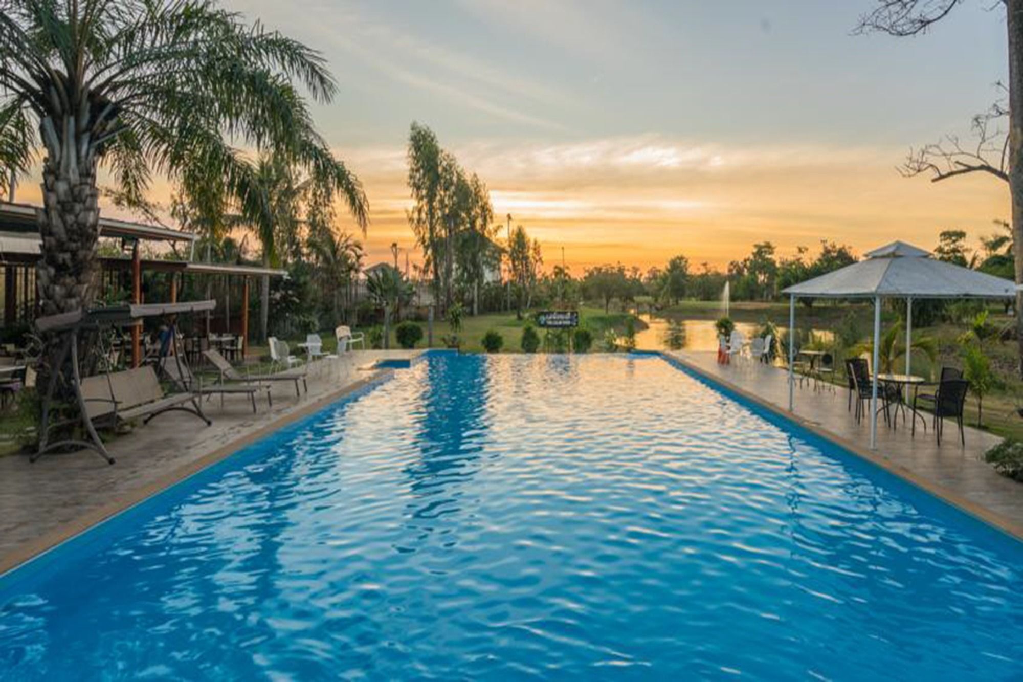 Baan Suan Khun Ta And Golf Resort Ubon Ratchathani Ngoại thất bức ảnh